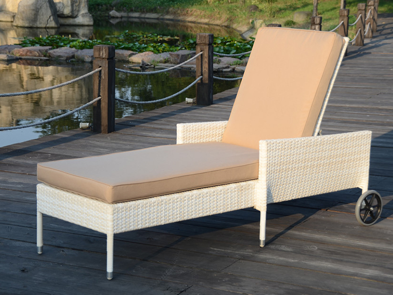 Phòng chờ Rattan ngoài trời với hai bánh xe, Rattan Diden Bed, Ghế Rattan bên hồ bơi YQ-RB-426